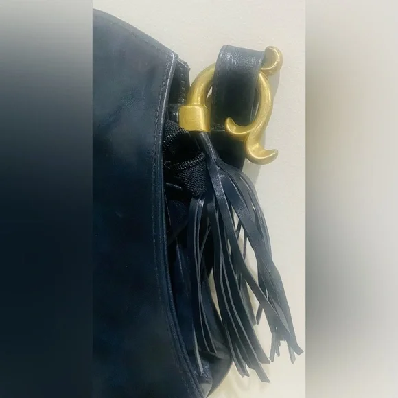 Women’s Vintage Carol Hearty Black Leather Baroque Embossed Shoulder Bag - Picture 3 of 7